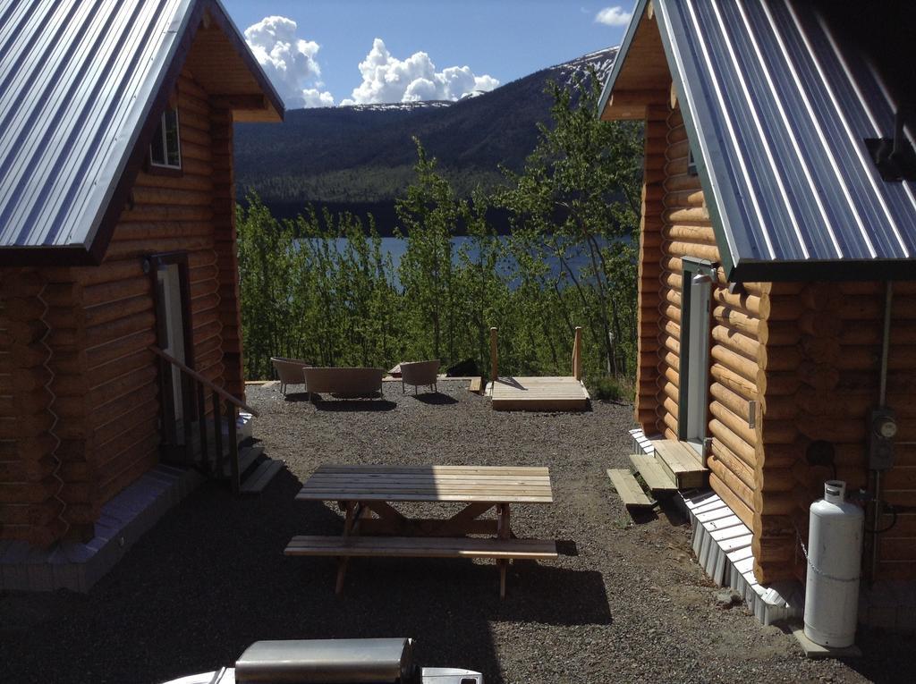 Cabins Over Crag Lake Carcross Room photo